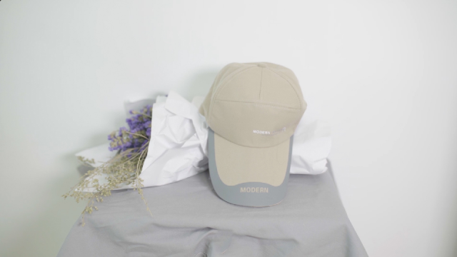 广州千人齐聚观看阅兵直播 老兵:我国军事发展日新月异